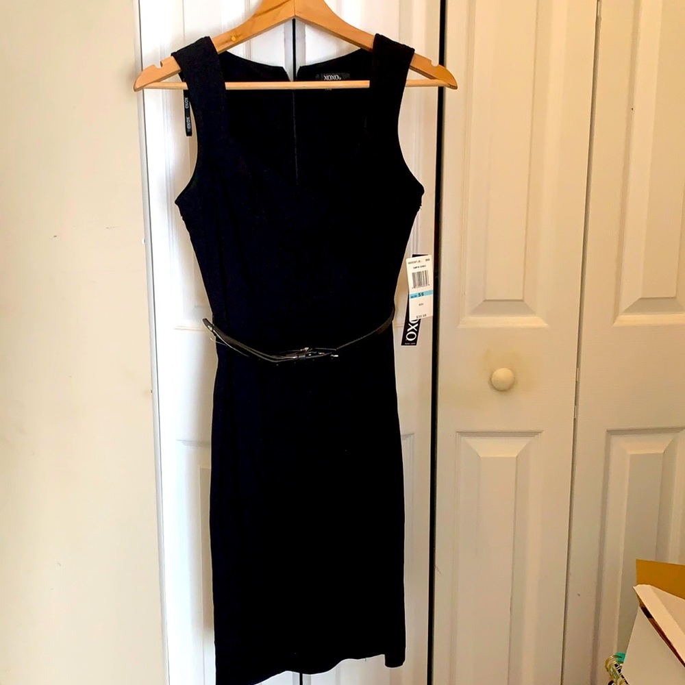 Sleeveless belted sheath dress, new